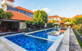 Отель Gora Beach Inn  Kuta